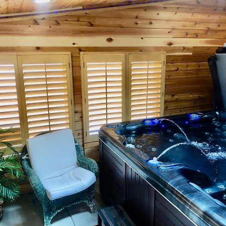 Blue Bear Den 3Br 2Ba Dtc Private Apt Hot Tub Exteriör bild