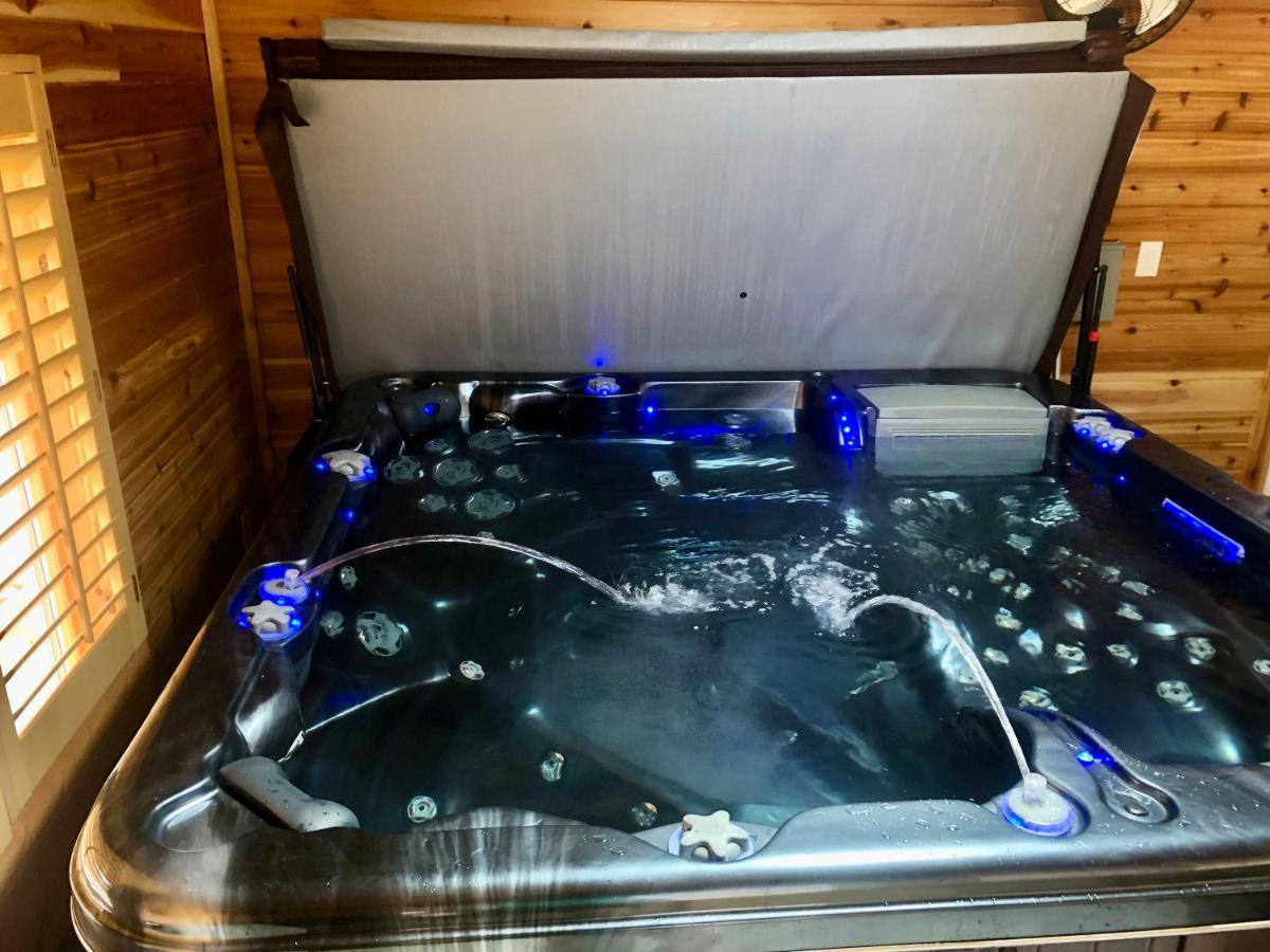 Blue Bear Den 3Br 2Ba Dtc Private Apt Hot Tub Exteriör bild