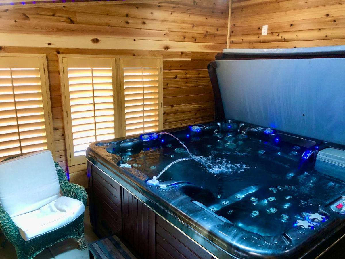Blue Bear Den 3Br 2Ba Dtc Private Apt Hot Tub Exteriör bild