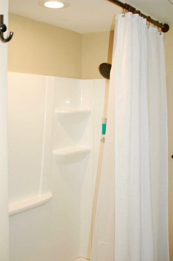 Blue Bear Den 3Br 2Ba Dtc Private Apt Hot Tub Exteriör bild